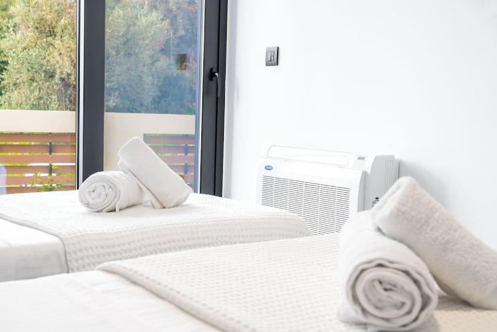 Maison Du Jardin 2-Bedroom Apartment Private Outdoor Jacuzzi Rhodes City Esterno foto