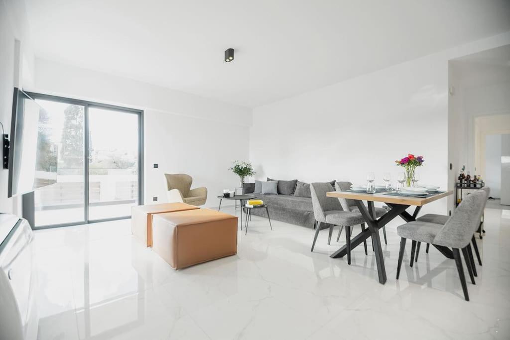 Maison Du Jardin 2-Bedroom Apartment Private Outdoor Jacuzzi Rhodes City Esterno foto