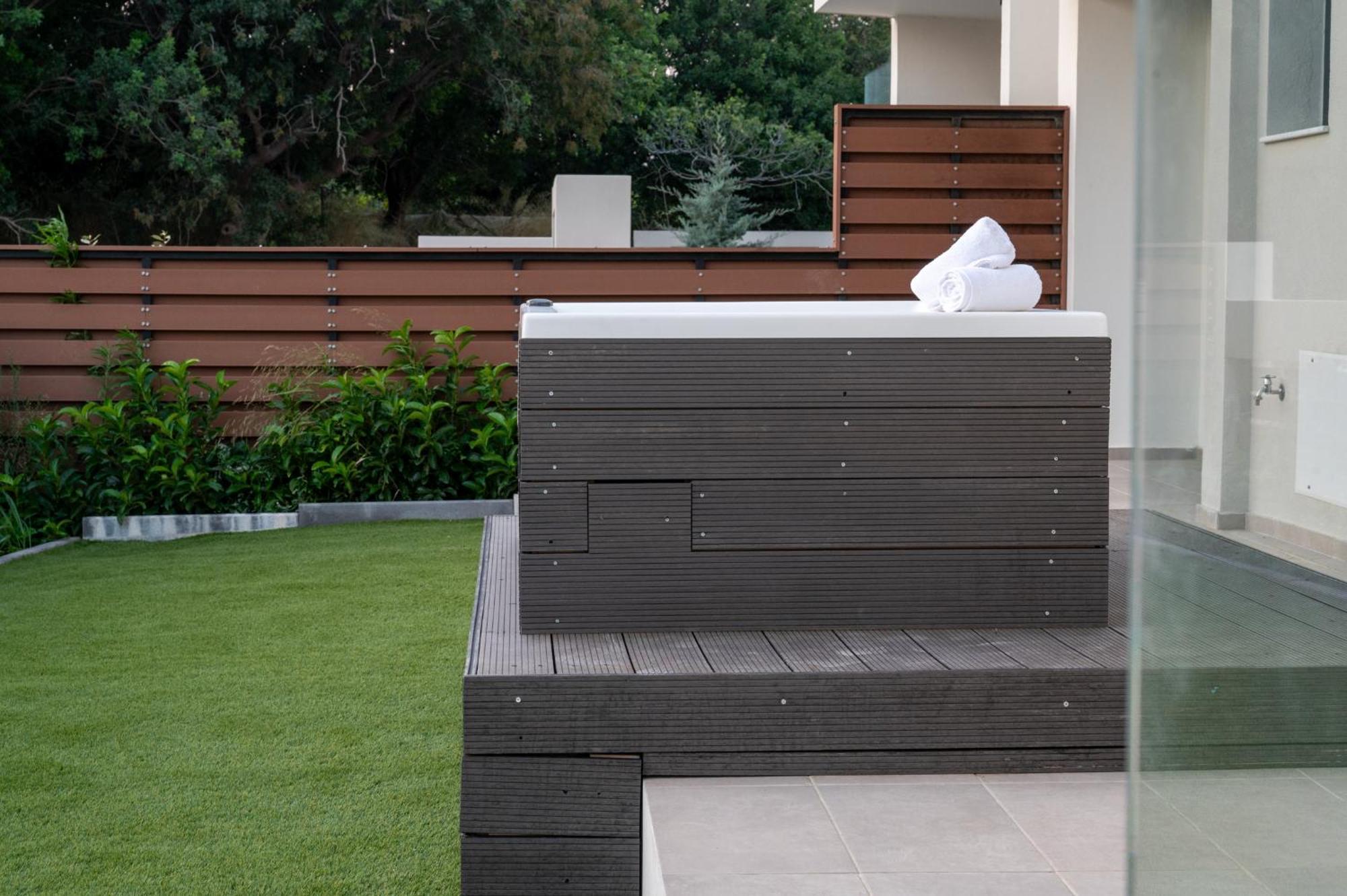 Maison Du Jardin 2-Bedroom Apartment Private Outdoor Jacuzzi Rhodes City Esterno foto